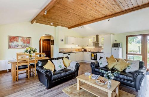 South Molton House | 2 Bed in South Molton ISLVI