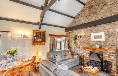 Trefin House | 2 Bed in Trefin 94123
