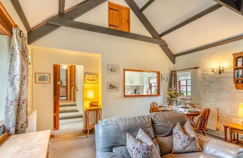 Trefin House | 2 Bed in Trefin 94123
