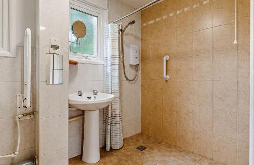 Saltash House | 2 Bed in Whitsand Bay 88312