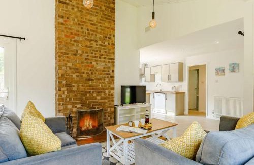 Saltash House | 2 Bed in Whitsand Bay 88311