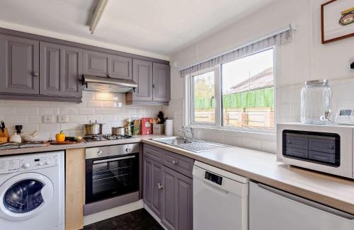 New Forest District House | 2 Bed in Woodgreen 82875