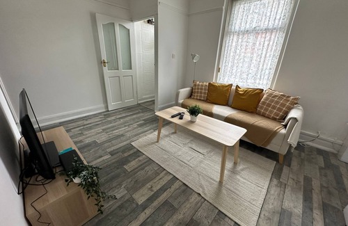 Newbottle Apartment | 2 Bed Premier Contractor House
