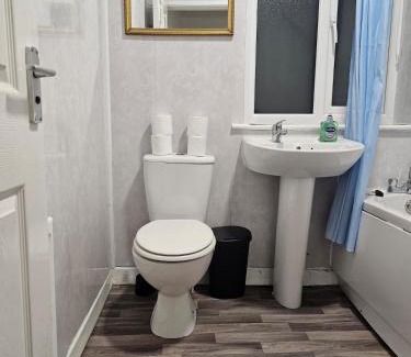 Newcastle-upon-Tyne Apartment | 2 Bed Room House in Newcastle upon Tyne