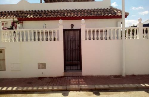 Mazarron Villa | 2 Bed-Sleeps 5-Private Pool-Pets-AirCon