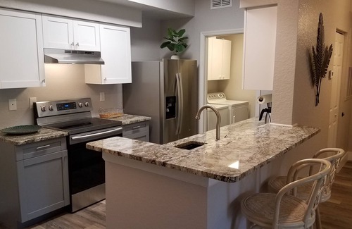 North Naples Condo | 2 Bedroom 2 Bath Condo Fully Furnished in North Naples Minutes From The Beach.