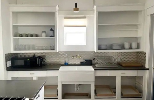 Highland Park House | 2 Bedroom 2 Bath Home in Center of San Antonio!nn