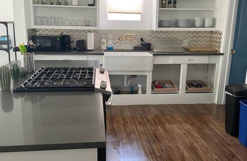 Highland Park House | 2 Bedroom 2 Bath Home in Center of San Antonio!nn