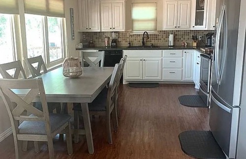 Brownwood House | 2 bedroom 2 bath with lake front view