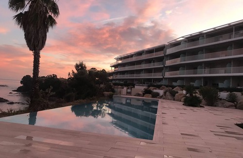 Solenzara Apartment | 2-BEDROOM, 2-BATHROOM LUXURY APARTMENT WITH SEA AND HARBOR VIEW AND INFINITY POOL