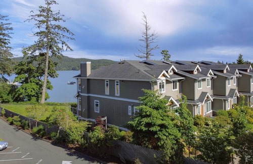 Sooke House | 2 Bedroom, 2 Bathroom Townhome in Sooke, BC