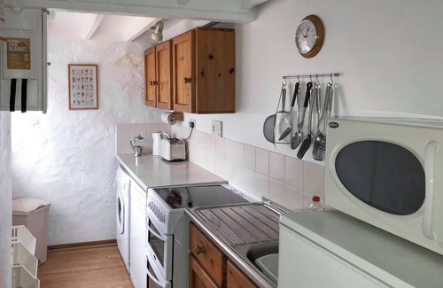 Cenarth Cottage | 2 bedroom accommodation in Penrherber, Newcastle Emlyn