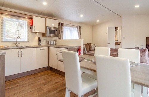 Woolverstone Cabin | 2 bedroom accommodation in Woolverstone, Ipswich