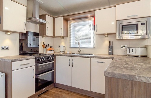 Woolverstone Cabin | 2 bedroom accommodation in Woolverstone, Ipswich