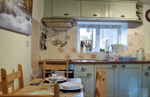 Cwmtirmynach Cottage | 2 bedroom accommodation in Ysbyty Ifan, near Betws-y-Coed
