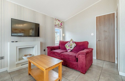 Ashby Woulds Cabin | 2 bedroom accommodation in Overseal, Nr Ashby-de-la-Zouch