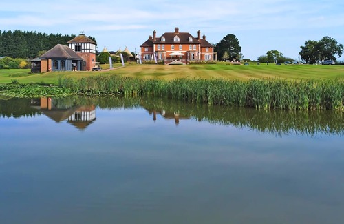 Bridgnorth Ski Chalet | 2 bedroom accommodation in Bridgnorth