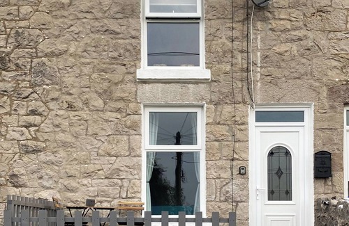 Llysfaen Cottage | 2 bedroom accommodation in Llysfaen, near Colwyn Bay