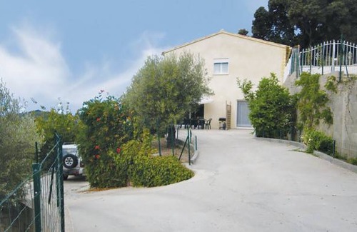 Coggia Apartment | 2 bedroom accommodation in Coggia