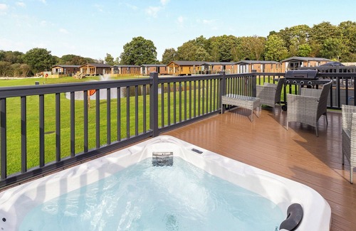 Congleton Ski Chalet | 2 bedroom accommodation in Eaton, Congleton