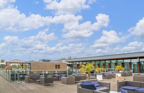 Hoddesdon Ski Chalet | 2 bedroom accommodation in Hoddesdon