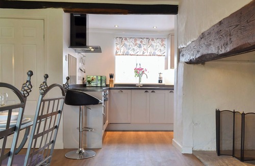 Axbridge Cottage | 2 bedroom accommodation in Weare, near Axbridge