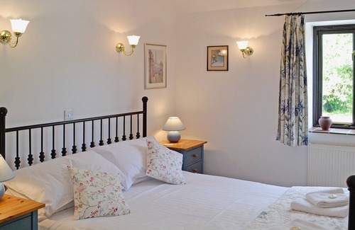 Oborne Cottage | 2 bedroom accommodation in Oborne, near Sherborne