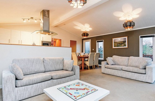 Cheddar Ski Chalet | 2 bedroom accommodation in Cheddar