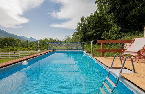 Zadvarje Apartment | 2 bedroom accommodation in Zadvarje
