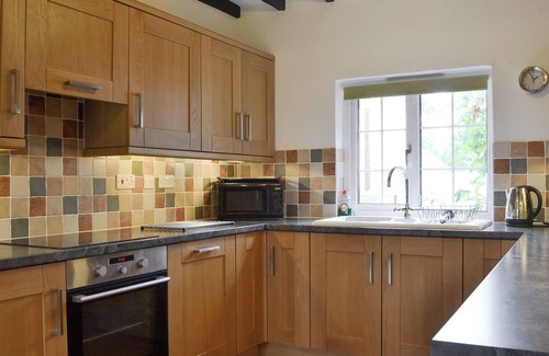 Borth Cottage | 2 bedroom accommodation in Dol-y-Bont, near Borth