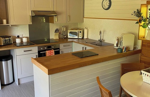 Bude Ski Chalet | 2 bedroom accommodation in Stratton, Bude