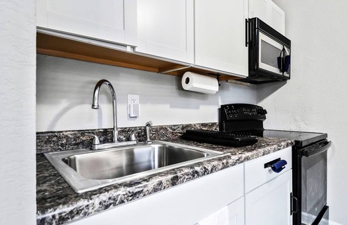 Norfolk Apartment | 2 bedroom amazing apartment 7 minutes from shopping Outlet