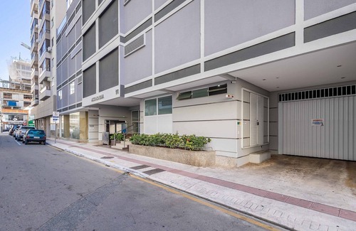 Centro Apartment | 2 Bedroom Apartment 60m From the Beach Aco1103