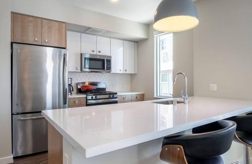South of Market Apartment | 2 Bedroom Apartment L-466410 by Houzlet