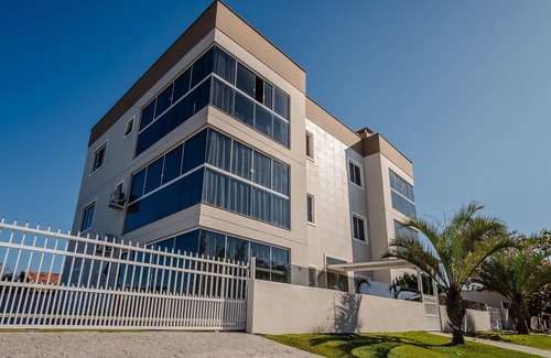 Vila Esperanca Apartment | 2 Bedroom Apartment 260m From the Beach Rib0201