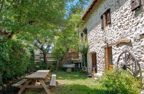 Forest-Saint-Julien Apartment | 2 bedroom apartment in chabottes