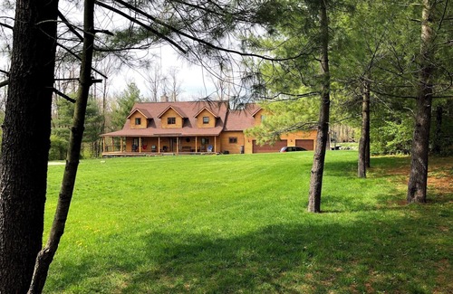 Noblesville Apartment | 2-bedroom apt in log home, minutes from Grand Park