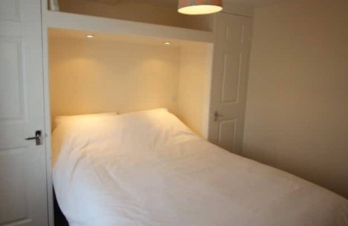 Westleigh Ski Chalet | 2 Bedroom Chalet, Family Friendly Holiday Park, A short Stroll from the Beach