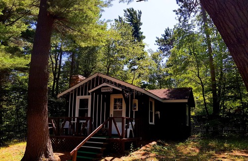 Wilmington Ski Chalet | 2 Bedroom Chalet with Fireplace