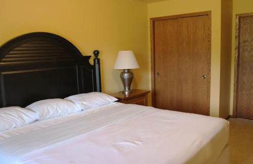 Eagle River House | 2 Bedroom Condo at Wild Eagle Lodge, #212
