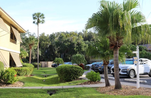 Deltona Lakes Condo | 2-bedroom condo in marvelous Florida fun area. Enjoy a relaxing stay