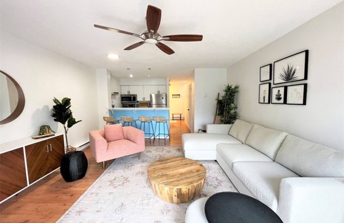 Collingwood Condo | 2 bedroom Condo located at Collingwood's prestigious Lighthouse Point