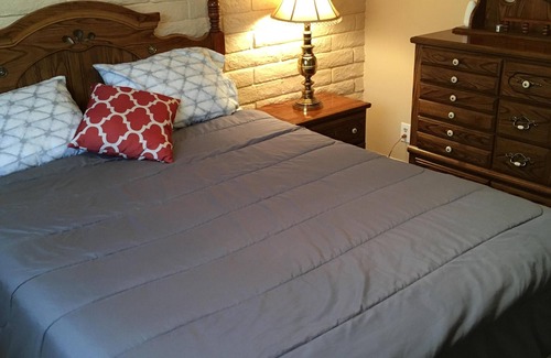 Glendale Condo | 2-bedroom condo with AC, WiFi in Glendale