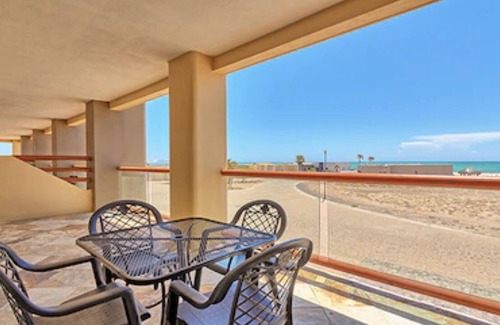 Laguna Shores Condo | 2 Bedroom Condominium- 2 bedroom condo 2 bathroom, for up to 6 people