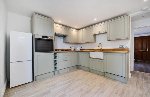 Haslemere Apartment | 2 Bedroom Cottage in Haslemere 2 X Double Beds