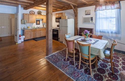 Naples Cottage | 2 Bedroom Cottage near the Causeway in Naples