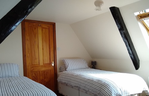 Berwick-upon-Tweed Cottage | 2 bedroom cottage on Holy Island with spacious walled garden and sea views
