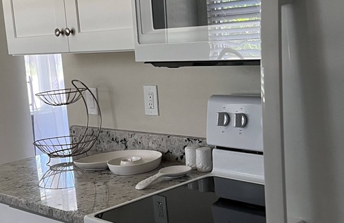 Sanibel Cottage | 2 Bedroom Cottage Sanibel Island Near Beach-Great! Newly renovated & refurnished
