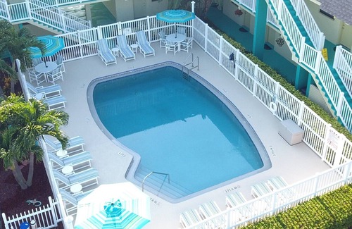 Indialantic By The Sea Apartment | 2 Bedroom Deluxe Condo with hotel amenities