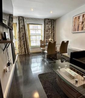 Colchester Apartment | 2 Bedroom Flat Ground Floor Town Centre Colchester
